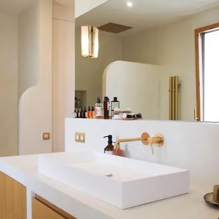 Designer With Large Terrace Lejlighed *