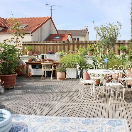 Designer With Large Terrace Lejlighed *